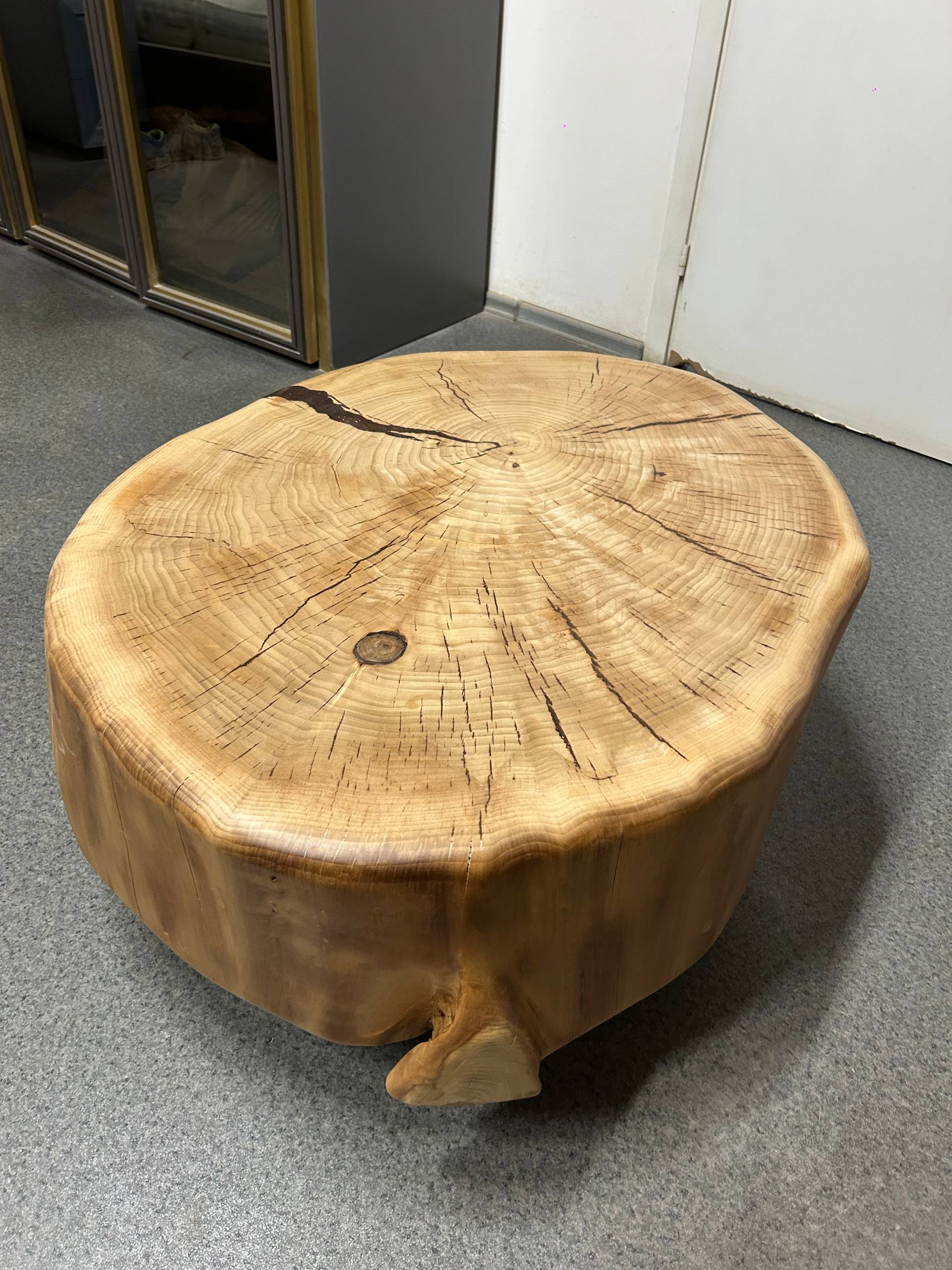 Стол журнальный из горного тополя СтЖ002